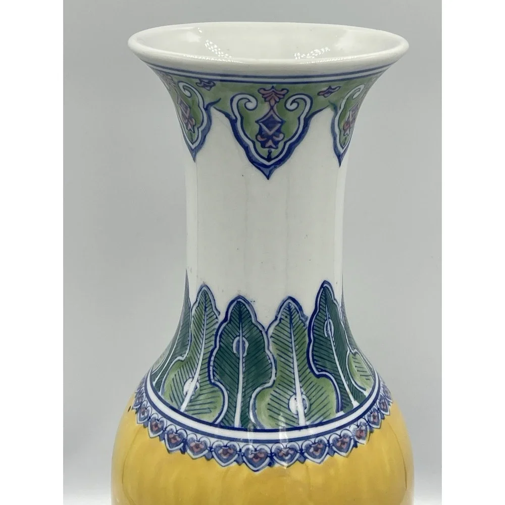 Vintage‎ Oriental Chinese Flower Vase Blue/Yellow/White